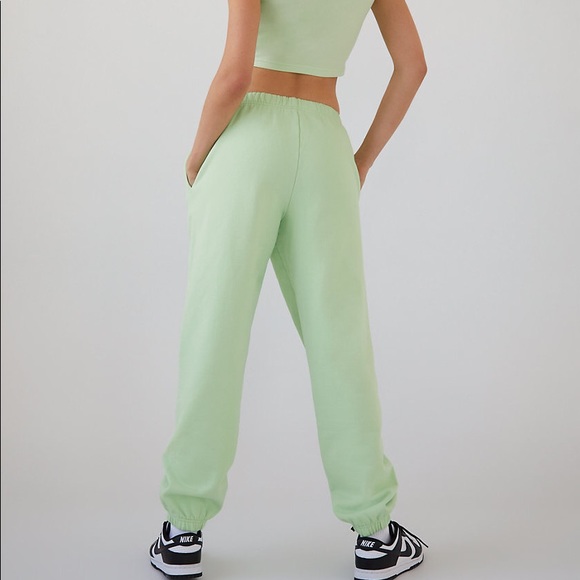 NWT ARITZIA Tna
EXTRA FLEECE MEGA SWEATPANT MINT GREEN - Picture 3 of 4